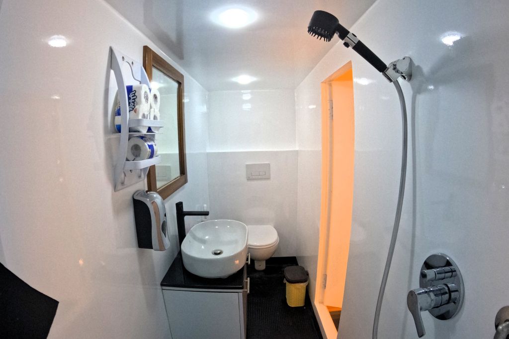 bathroom suite
